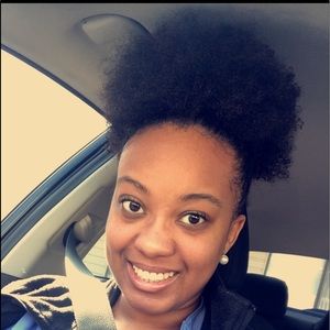 Meet your Posher, Kendra